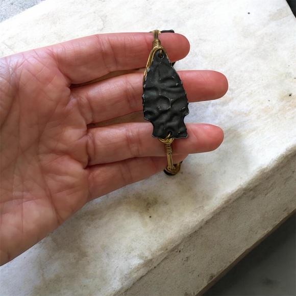 Bourbon and Bowties Arrowhead brass wire bracelet - Picture 2 of 2